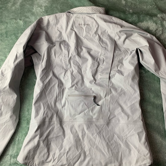 Patagonia Women's Gore-Tex Light Flyer Jacket Small - Picture 6 of 7